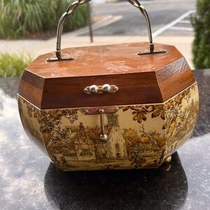 Fantastic Vintage,wood Purse. What a great find and all in my mom’s closet.